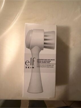 ELF Skin Cleansing Duo Face Brush in White